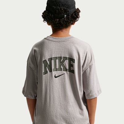 ナイキTシャツ 東京オリンピック　BOYS Ｌサイズ Nike Sportswear Older Kids' (Boys') T-Shirt. Nike IL